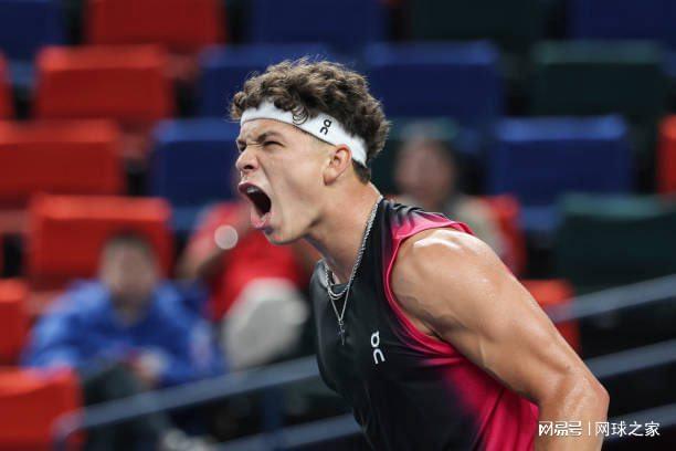 体育中超：富力总分4比3逆转大连获第11