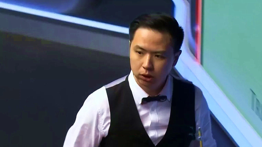 【NFL动态】终获续约！比尔4年合约留住跑卫库克