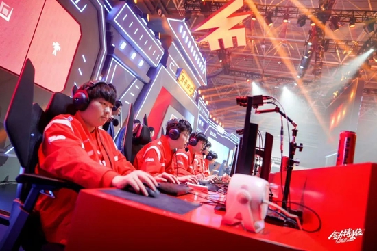 体育库里268场连续命中三分历史纪录遭终结