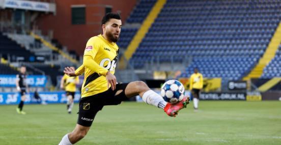 是莱万对这 是莱万对这