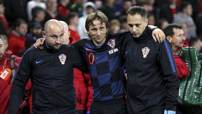 记者：在纽卡引进谢什科失败后，目前不会放伊萨克离队